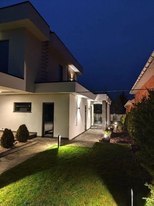 Stylish, NEW house in Sauvignon