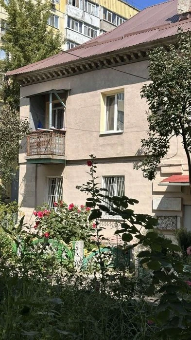 Продам большую 2х комнатнаю квартиру 52м2 с разлельными комн