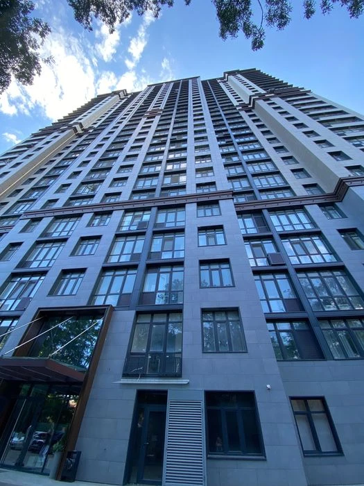 1-комнатная 66,5 м² возле парка Победы и Аркадии.