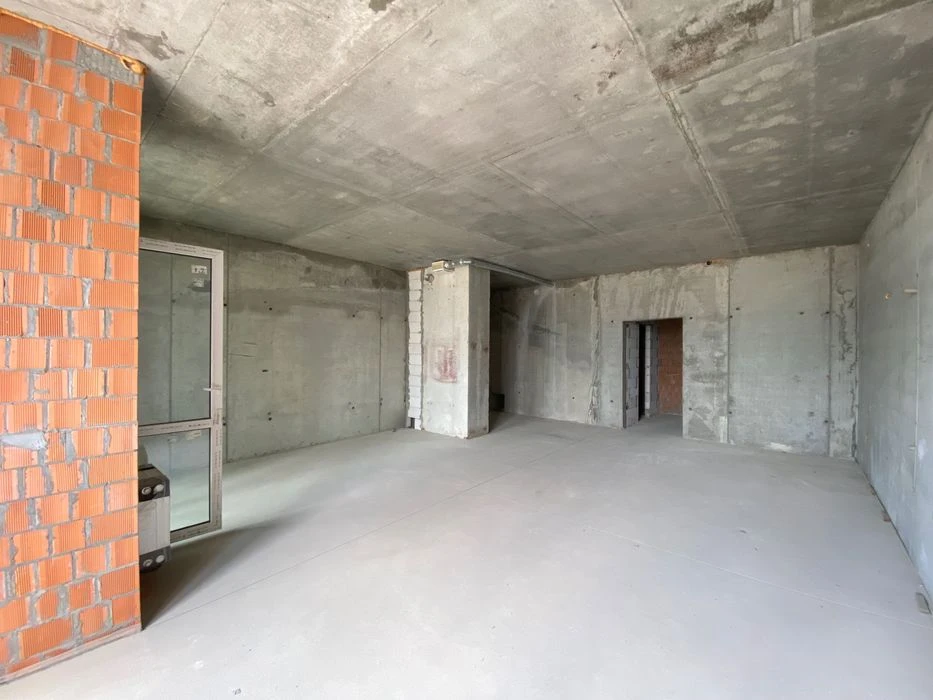 1-комнатная 66,5 м² возле парка Победы и Аркадии.