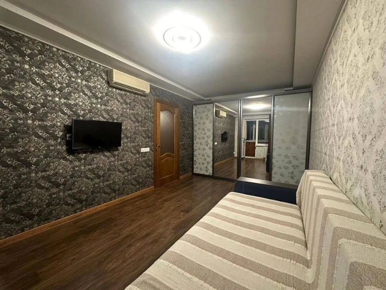 Продам 1 комнатную на пр.Науки (Гагарина) Подстанция - Дафы.