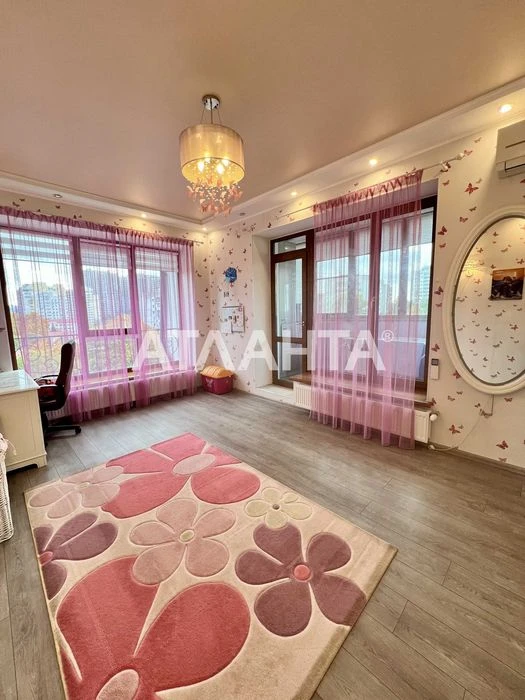 Продажа 3-комн.квартиры в ЖК "Академгородок" /парк Победы.