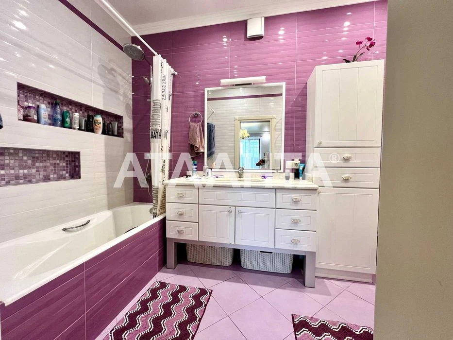 Продажа 3-комн.квартиры в ЖК "Академгородок" /парк Победы.