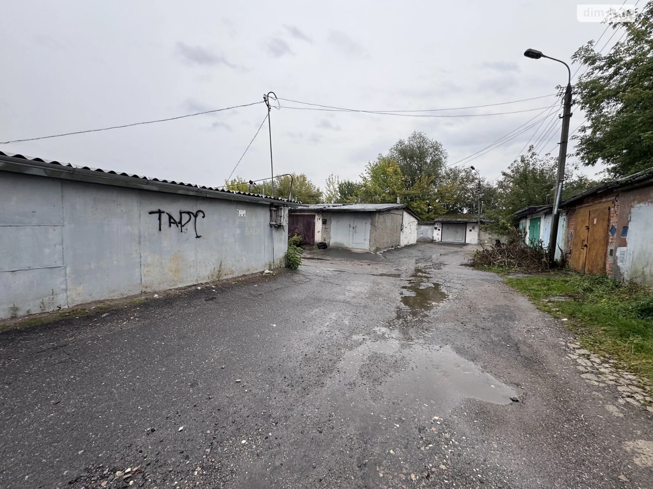 Продаж Місце в гаражному кооперативі Дубове