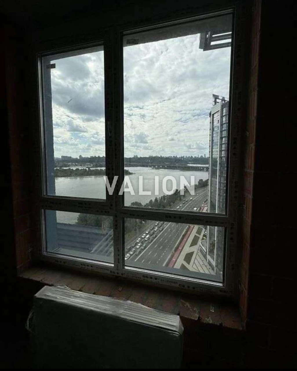 2-room apartment for sale Dniprovska naberezhna 17