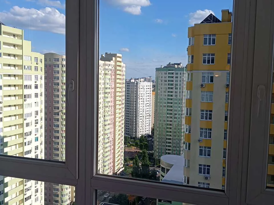 Apartment. Kyiv, Voskresenska Street.