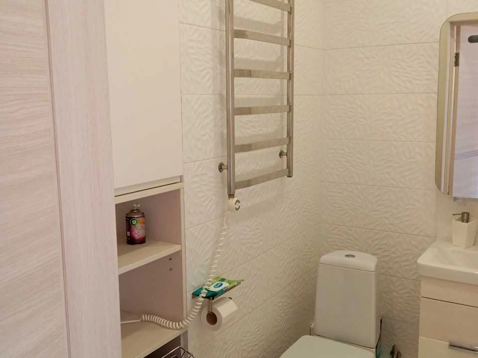 Apartment. Kyiv, Voskresenska Street.