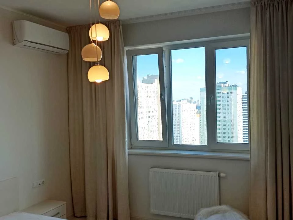 Apartment. Kyiv, Voskresenska Street.