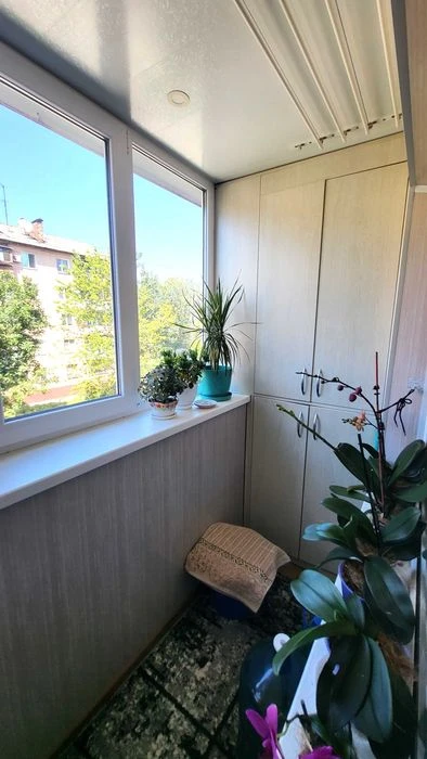 3-room apartment for sale on Dobrovilni Batalyony (Soyuzna) Street, THREE