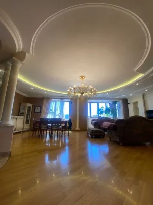 Квартира 215 м² с ремонтом / Клубный дом / Тенистая / Пе