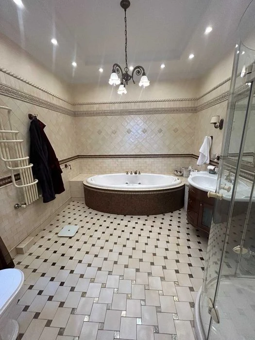 Квартира 215 м² с ремонтом / Клубный дом / Тенистая / Пе