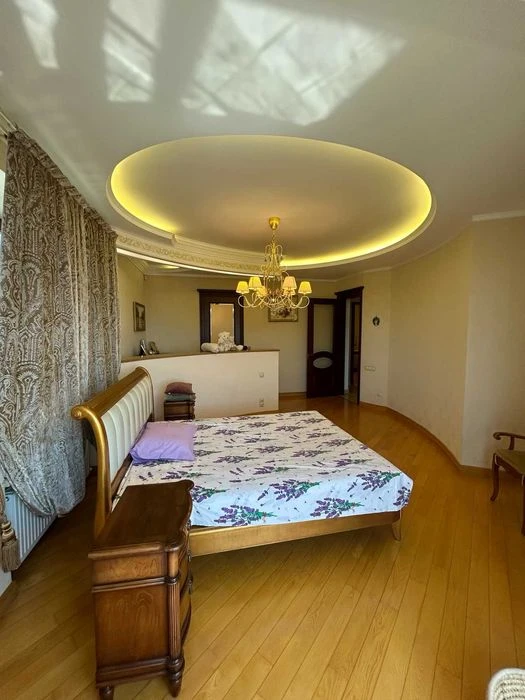 Квартира 215 м² с ремонтом / Клубный дом / Тенистая / Пе