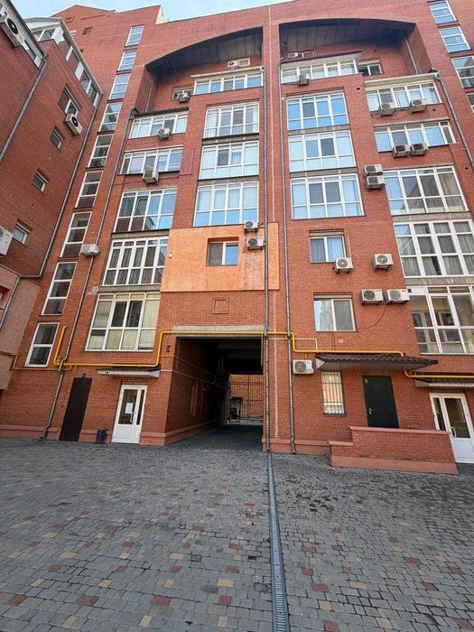 3-room apartment for sale, Shevchenko Street.