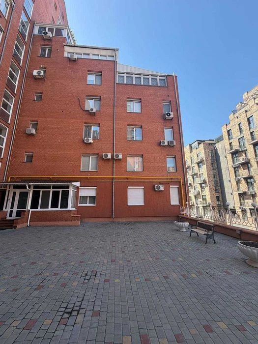3-room apartment for sale, Shevchenko Street.