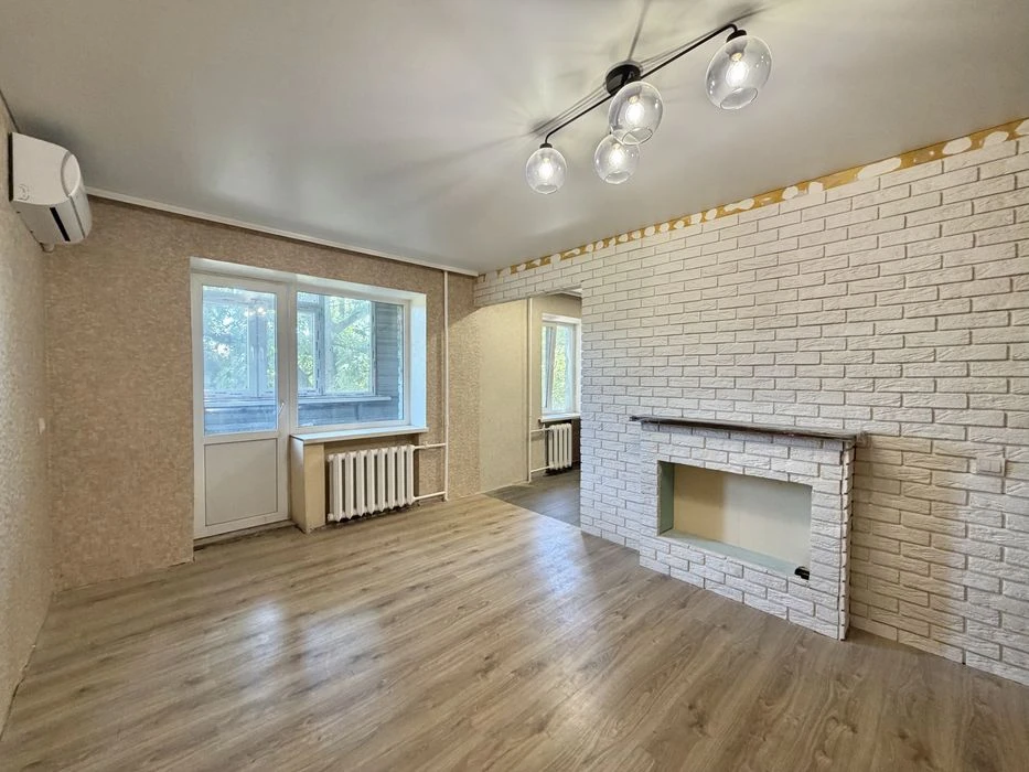 2-room apartment for sale 2/5 Peremohy St.