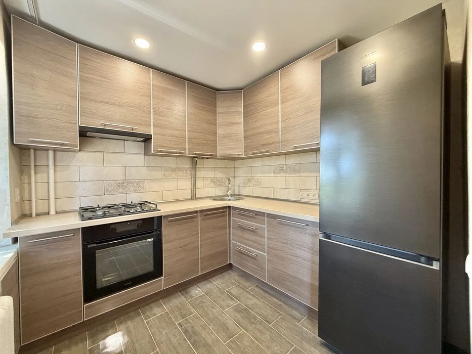 2-room apartment for sale 2/5 Peremohy St.