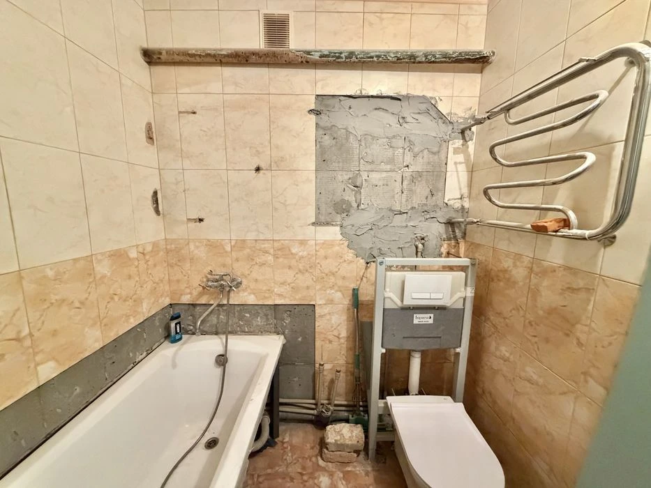 2-room apartment for sale 2/5 Peremohy St.