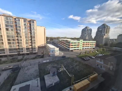 Продам квартиру возле парка