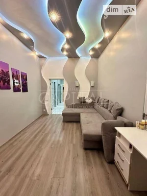 Sale of 3-room apartment 94 sq. m. on Velyka Vasylkivska 14 street