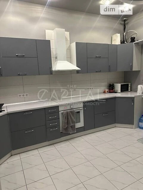 Sale of 3-room apartment 94 sq. m. on Velyka Vasylkivska 14 street