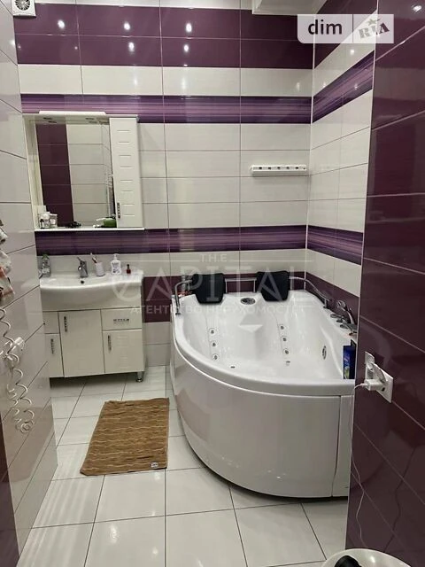 Sale of 3-room apartment 94 sq. m. on Velyka Vasylkivska 14 street