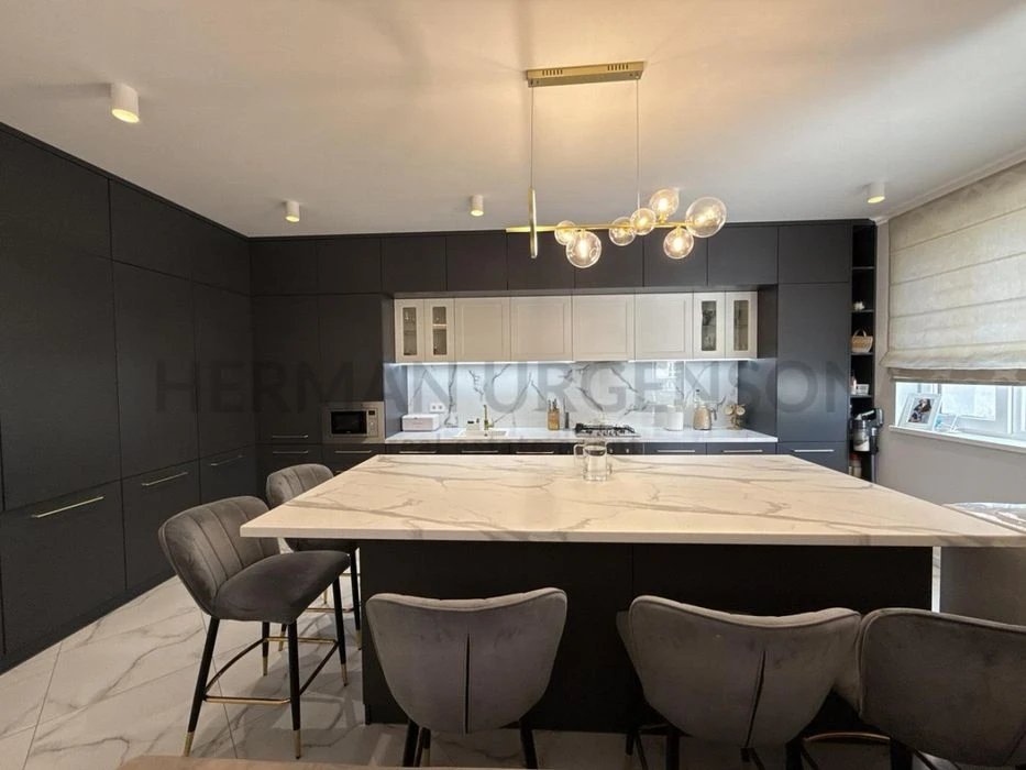 Продаж 3к квартири 110 м.кв / ЖК Bavaria, БАМ