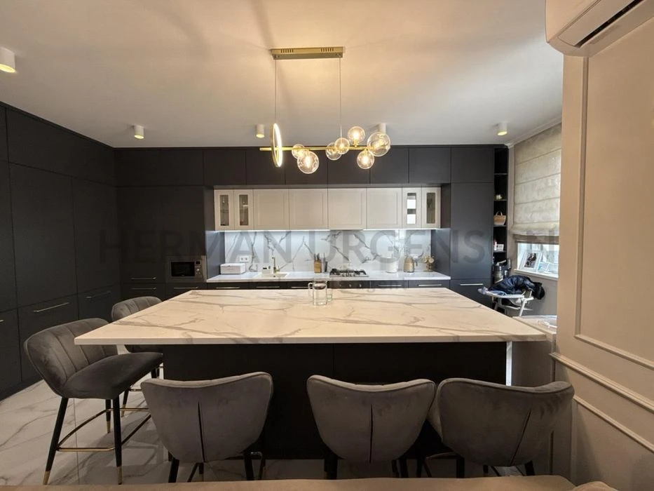 Продаж 3к квартири 110 м.кв / ЖК Bavaria, БАМ