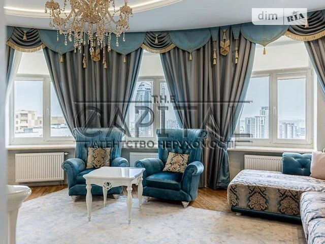 Продажа 3к квартиры 130 кв. м по ул. Коновальца Евгения 36В •