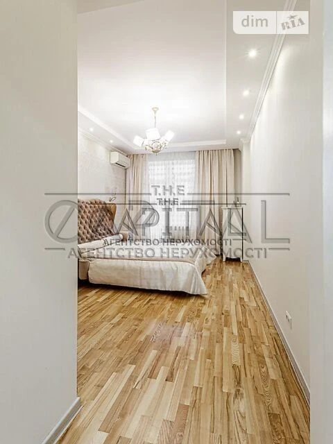 Продажа 3к квартиры 130 кв. м по ул. Коновальца Евгения 36В •