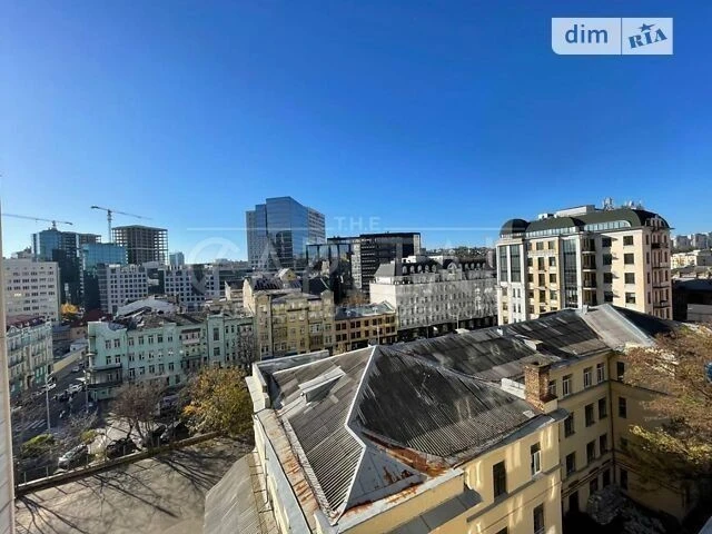 Sale of 3-room apartment 174.4 sq. m. on Volodymyrska st. 86A • I