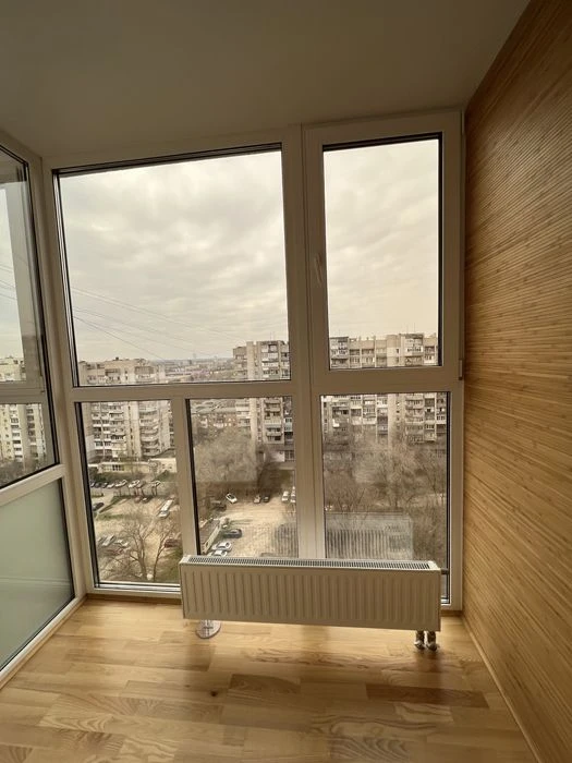 Продается больше 3-х комн. кв. в центре