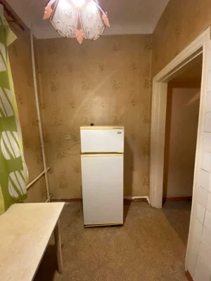 продам 2-х комнатную квартиру потолок 3,2 метра