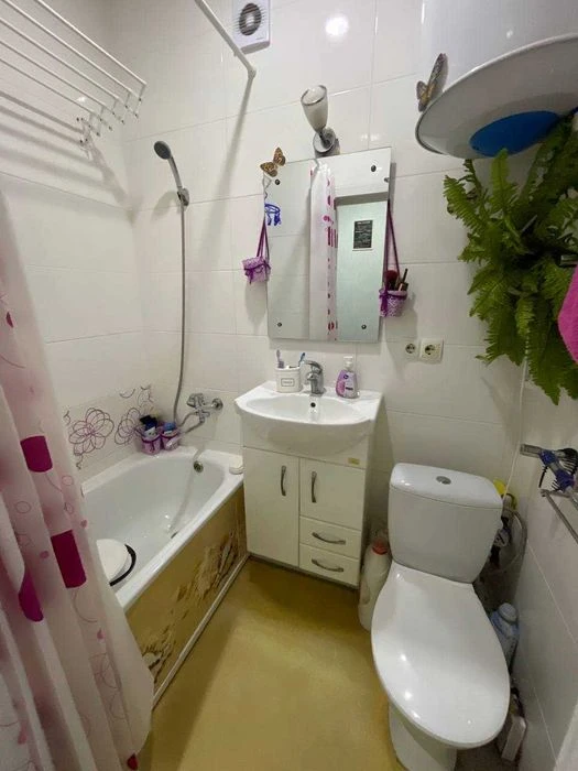 Продам 1к квартиру с ремонтом в новом кирпичном доме Верх пр.