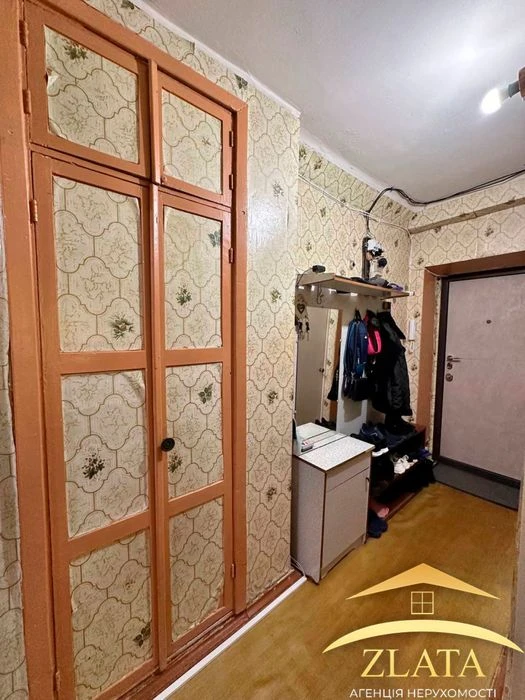 Продажа большой 4-к квартиры в центре города