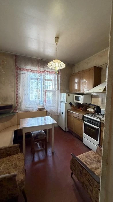 One-room apartment Akademmistechko Ushakova 20