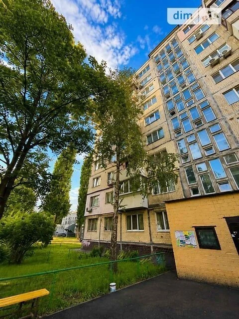 For sale 3-room apartment 59 sq. m. on Zhmerynska Street 22 • ID 34550