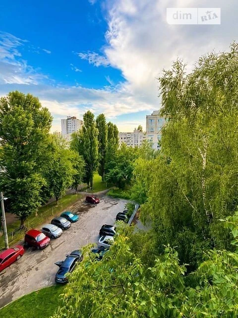 For sale 3-room apartment 59 sq. m. on Zhmerynska Street 22 • ID 34550