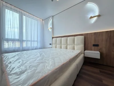 One-room apartment with furniture and appliances near the lake