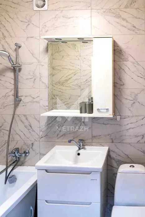 Residential complex Saltovsky 1-room apartment with renovation, Dragomanova street, district Met