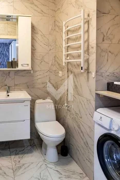 Residential complex Saltovsky 1-room apartment with renovation, Dragomanova street, district Met
