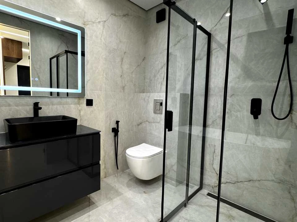 Apartment. Ivano-Frankivsk, Romana Levytskoho St.