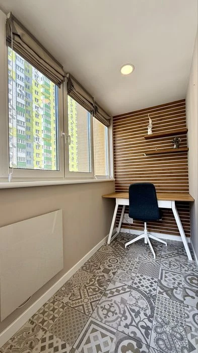 Sale of a 2-room apartment of 60 m² "Euro three" with designer furniture