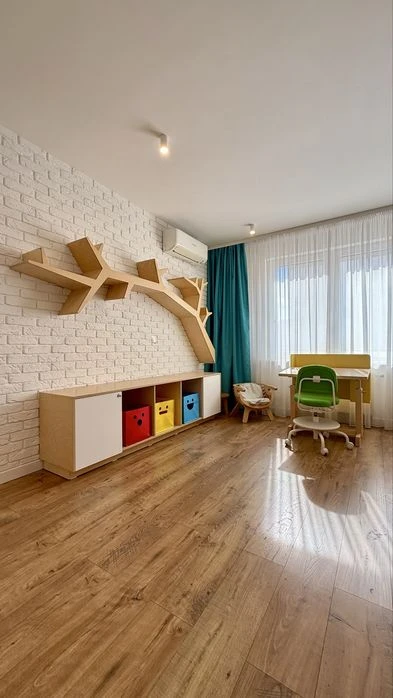 Sale of a 2-room apartment of 60 m² "Euro three" with designer furniture