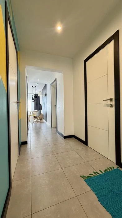 Sale of a 2-room apartment of 60 m² "Euro three" with designer furniture
