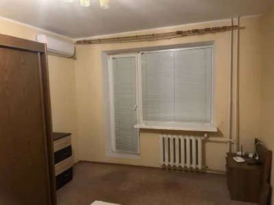 I am selling a 2-room apartment.