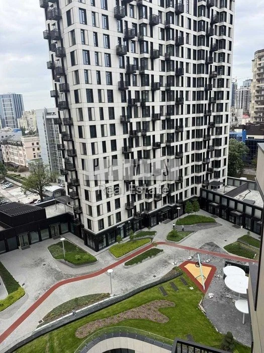For sale 4-room apartment 132 m2, residential complex TRIIINITY Vasylya Tyutyunnyka 39 P
