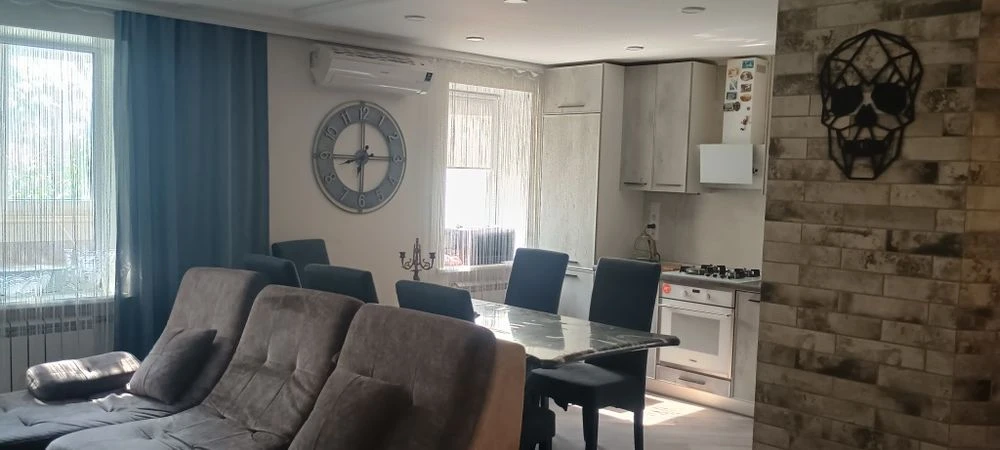 4 комнатная квартира , полный фарш , Королева , Костанди ,