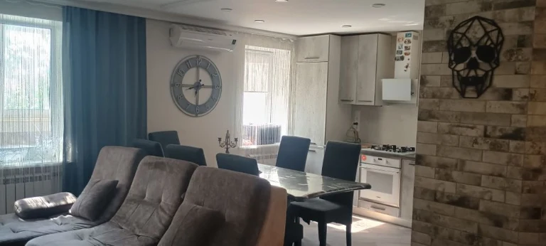 4 комнатная квартира , полный фарш , Королева , Костанди ,