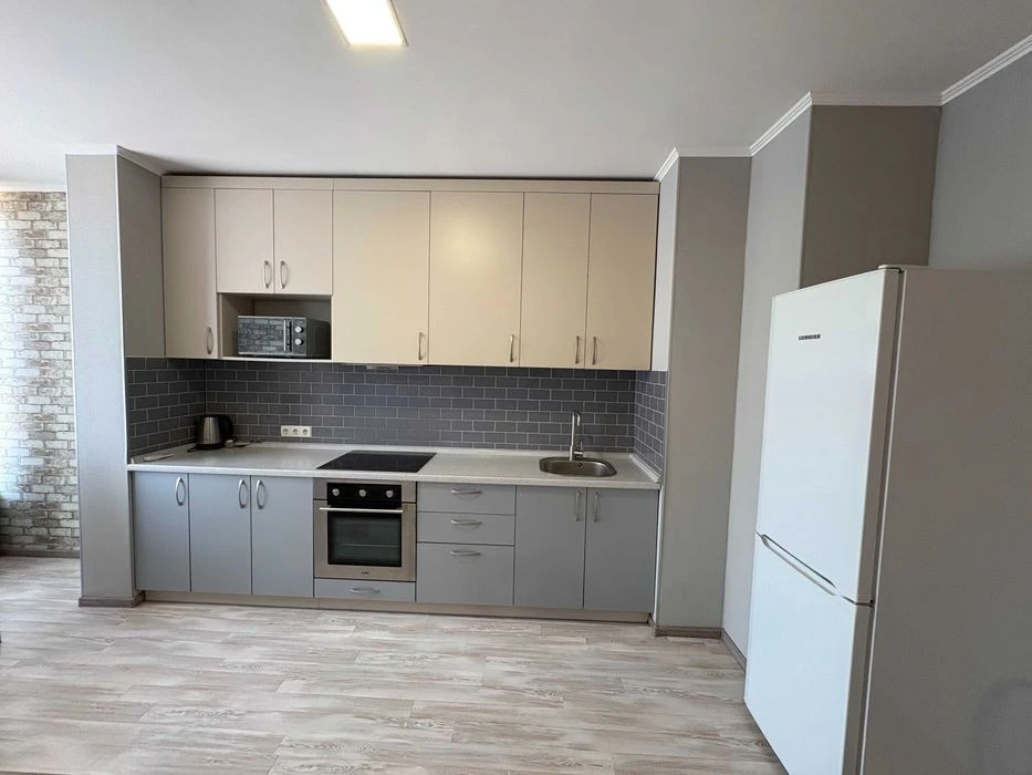WITHOUT% I will sell a 1-room apartment in the residential complex Varshavsky microdistrict, Euro Ave.