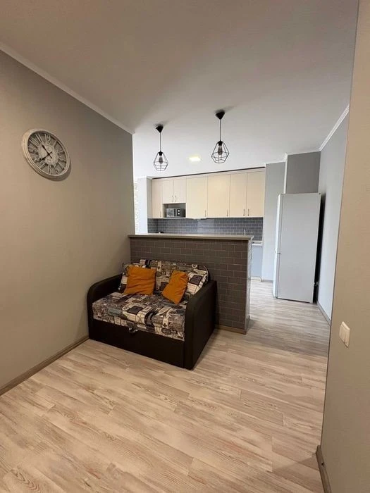 WITHOUT% I will sell a 1-room apartment in the residential complex Varshavsky microdistrict, Euro Ave.